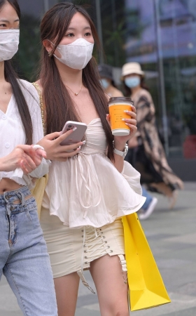 短裙萌妹 [21P]