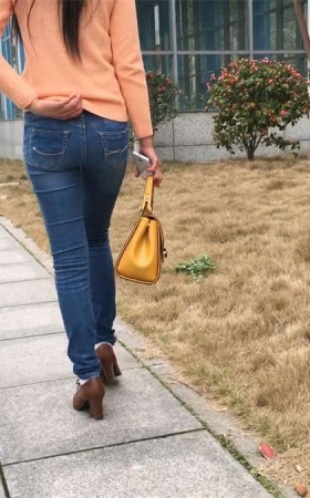 超紧绷的蓝牛MM姐妹