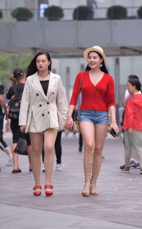 红衣靓丽少妇 [26P]