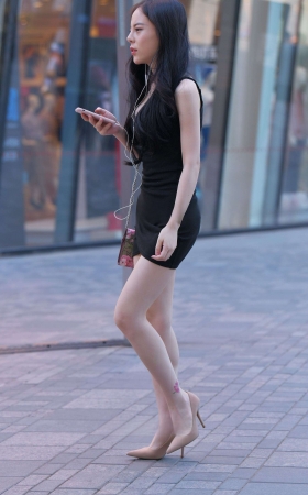 黑色包臀高跟美女 [15P]