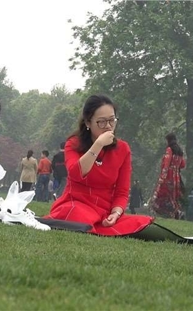 4k-极品黑丝红色连衣裙眼镜美少妇