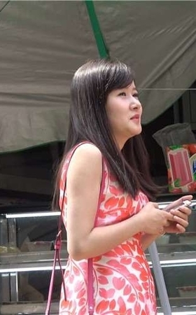 4k-碎花连衣裙极品高跟鞋街拍美女