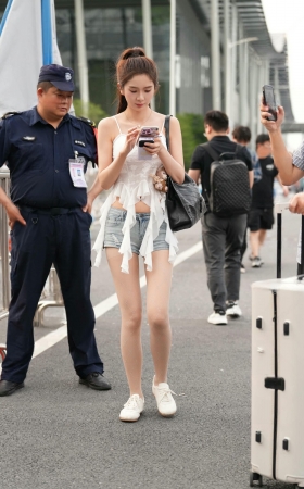 热裤rou丝小姐姐 [22P]