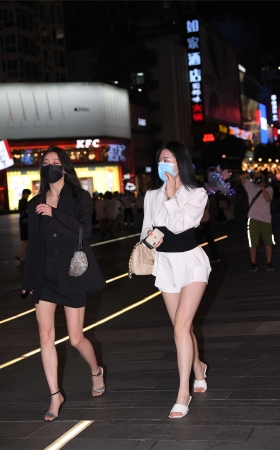 黑白姐妹