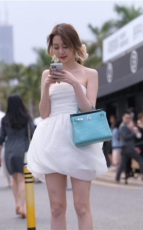 抹胸白裙小姐姐(177P)