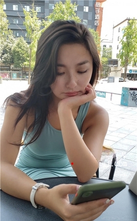 （视频二）南一 | 性感紧身包臀绿裙