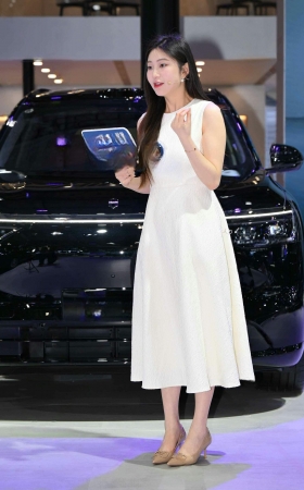 2564-44-58√靓丽美女美足主播 9P