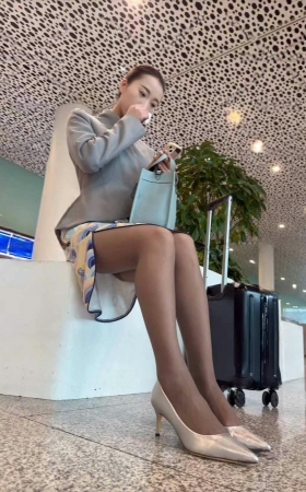 街拍空姐挑鞋 8P