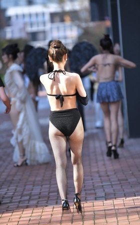 一群长腿比基尼模特美女3A8269[2.41G]
