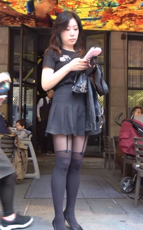 性感细高跟黑丝短裙成熟型美女