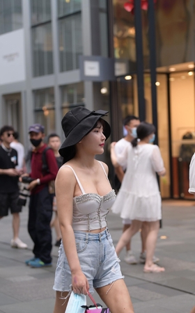 性感丰满的女友