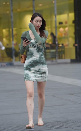 高挑长腿美女