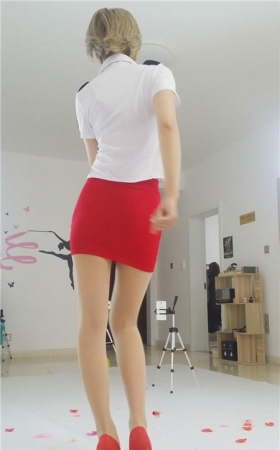 红色包臀裙