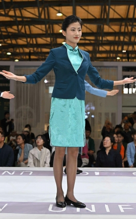 2641-10-109√旗袍风-酒店黑丝服务员 13P
