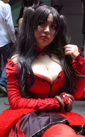 丰满的cosplay少女