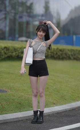 搭讪可爱马尾辫女孩儿 [20P]