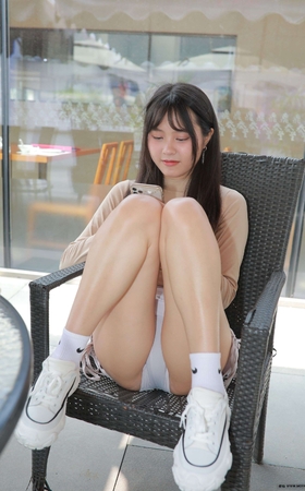 635可爱热裤小妹