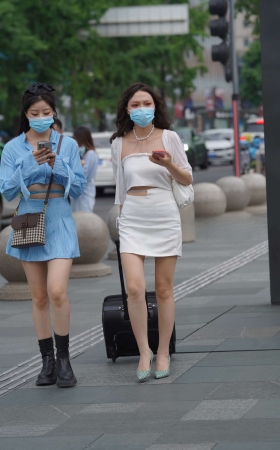 街拍美腿美女姐妹 [21P]