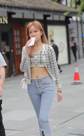 紧牛小妹 [17P]