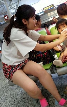 4k超清，极品碎花包臀裙性感美少妇，玉腿诱惑死了