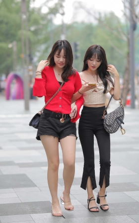 黑色牛仔裤美女 女生眼中的好身材 [15P]
