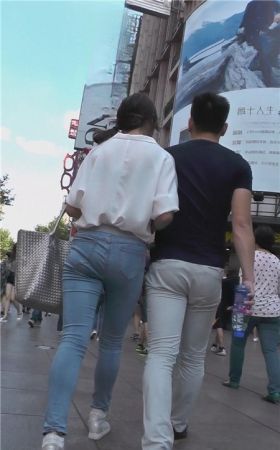 牛仔长裤小姐姐