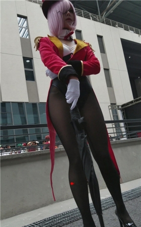 黑丝coplay妹子