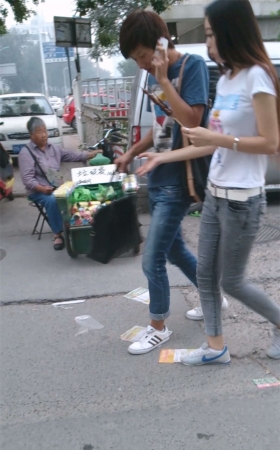 漂亮美眉