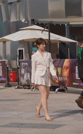 温婉百褶裙