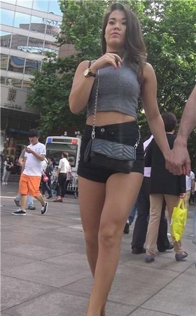 4k-街拍美腿高腰热裤水蜜桃臀的洋妞 [1.74 GB]