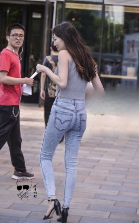 经典性感美臀{2017-5-8-18p} [18P]