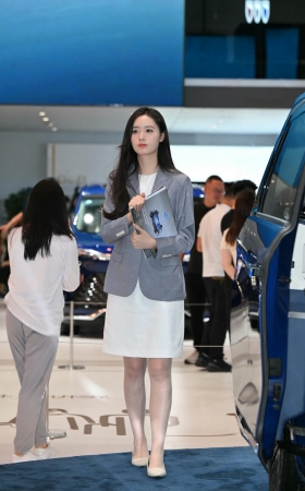 美女小姐姐带你看车体验~ [22P]