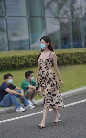 长裙飘飘的小姐姐 [23P]