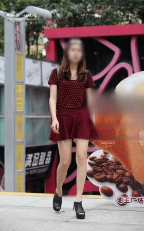 红色短裙mm [14P]