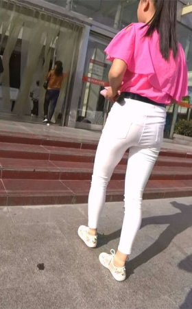 超紧身白裤小肥妹