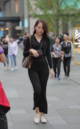 大美妞 这腰臀比堪称完美 [26P]