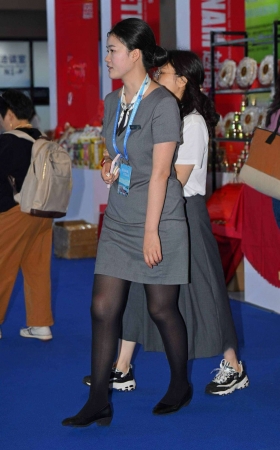 26522-30-78√丸子头-微胖黑丝女职工 11P