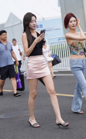美腿小姐姐 [14P]