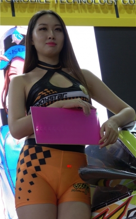 极品性感的车模美女③