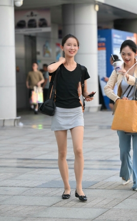 眉开眼笑的小姐姐 [18P]