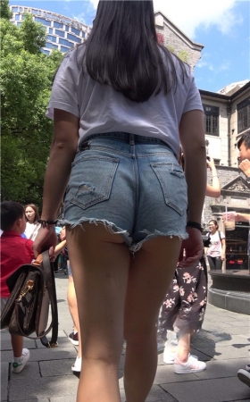 热裤月牙MM