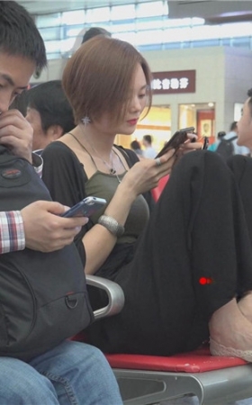 酷酷的短发小姐姐