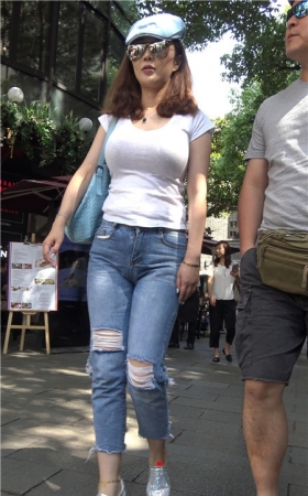 牛仔气质美妇