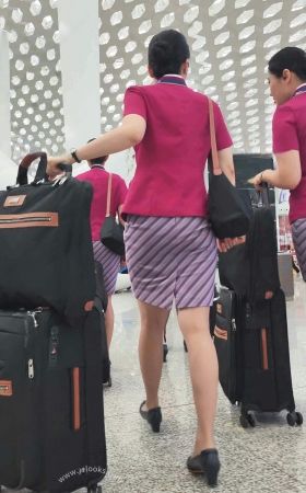 4K南航乘务组空姐们肉丝高跟个个都养眼 5P