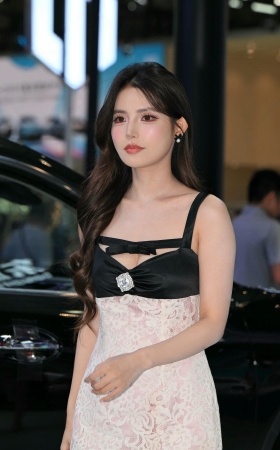 靓丽的美女主播 [19P]