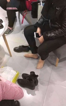肉丝美脚鞋店试鞋