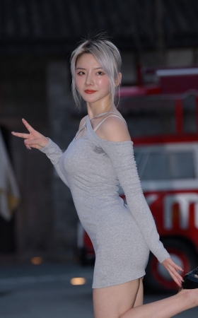包臀裙高跟小姐姐 [17P]
