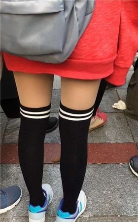 日系可爱长筒裤袜学生妹