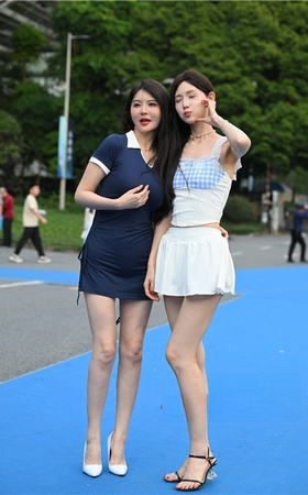 闺蜜(64P)