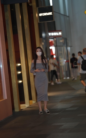 漂亮的长裙美女
